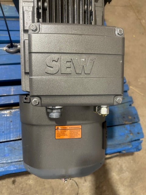 SEW - EURODRIVE FAZ97 DRL160M4BE20HR/TF/EG7S/AL PARALLEL SHAFT HELICAL GEARMOTOR - Second Life - Equipment - collection_name