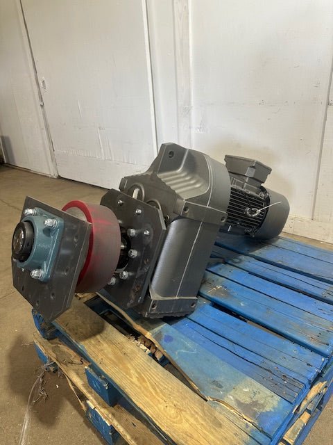 SEW - EURODRIVE FAZ97 DRL160M4BE20HR/TF/EG7S/AL PARALLEL SHAFT HELICAL GEARMOTOR - Second Life - Equipment - collection_name