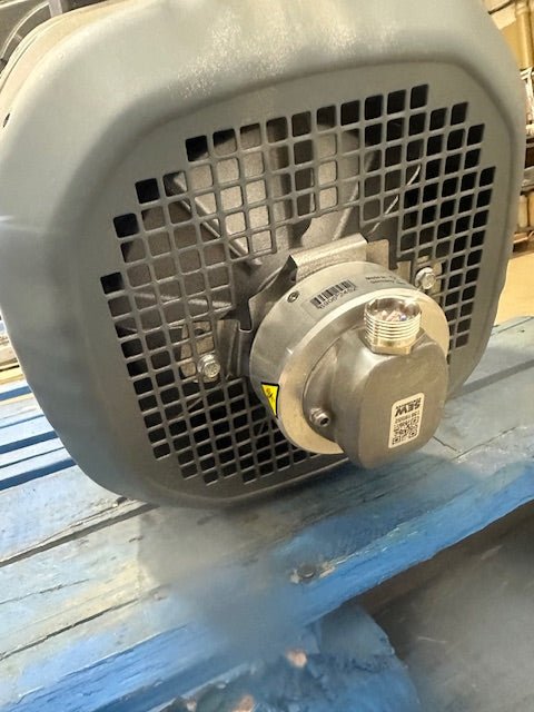 SEW - EURODRIVE FAZ97 DRL160M4BE20HR/TF/EG7S/AL PARALLEL SHAFT HELICAL GEARMOTOR - Second Life - Equipment - collection_name