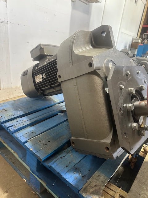 SEW - EURODRIVE FAZ97 DRL160M4BE20HR/TF/EG7S/AL PARALLEL SHAFT HELICAL GEARMOTOR - Second Life - Equipment - collection_name