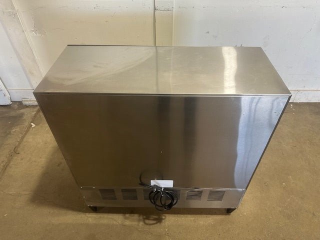 "SILVER KING SKMAJ3"18 GALLONS 3 VALVE REFRIGERATED MILK DISPENSER,115V 1PH - Second Life - Equipment - collection_name