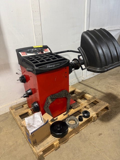 Snap - on EEWB304A Computer Wheel Balancer for Passenger Car Light Truck 115V, 1PH - Second Life - Equipment - collection_name