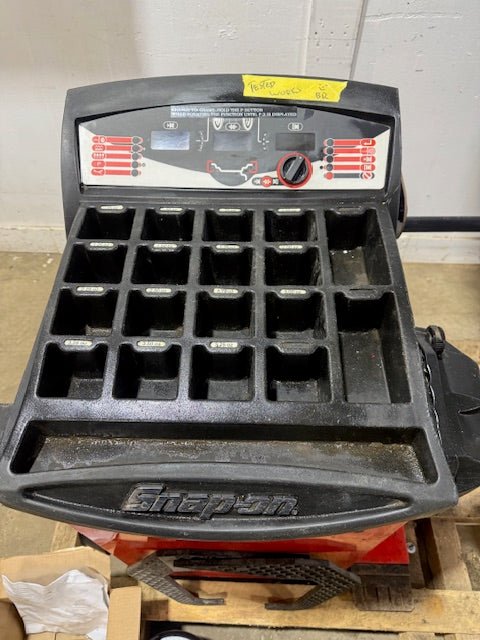 Snap - on EEWB304A Computer Wheel Balancer for Passenger Car Light Truck 115V, 1PH - Second Life - Equipment - collection_name