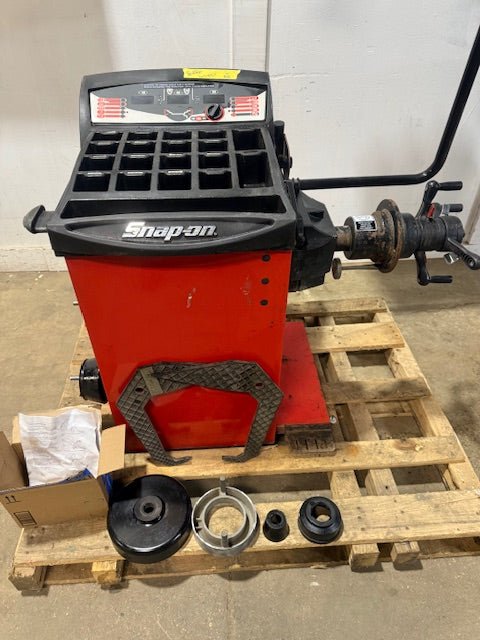 Snap - on EEWB304A Computer Wheel Balancer for Passenger Car Light Truck 115V, 1PH - Second Life - Equipment - collection_name