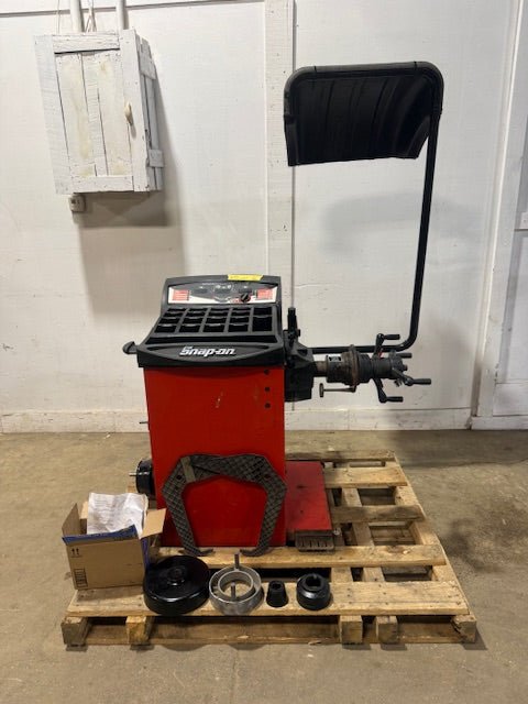 Snap - on EEWB304A Computer Wheel Balancer for Passenger Car Light Truck 115V, 1PH - Second Life - Equipment - collection_name