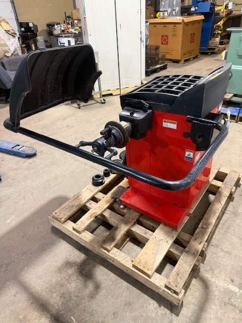 Snap - on EEWB304A Computer Wheel Balancer for Passenger Car Light Truck 115V, 1PH - Second Life - Equipment - collection_name