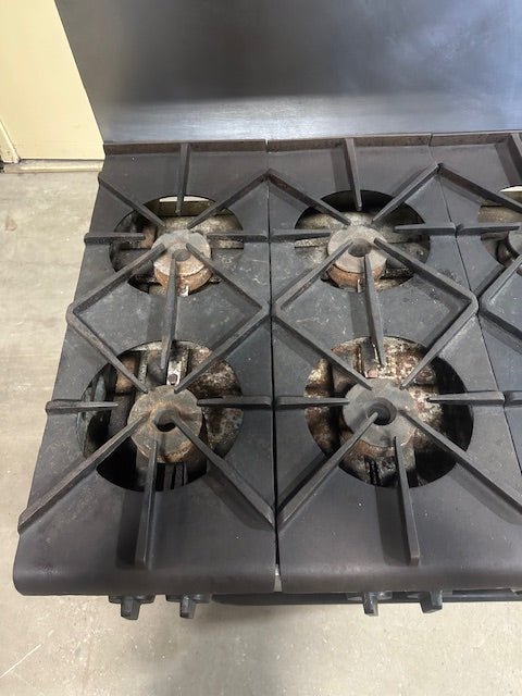 SOUTHBEND NATURAL GAS 6 BURNER RANGE WITH BACK SPLASH AND RACKS - Bargains R Ours - #collection_name#