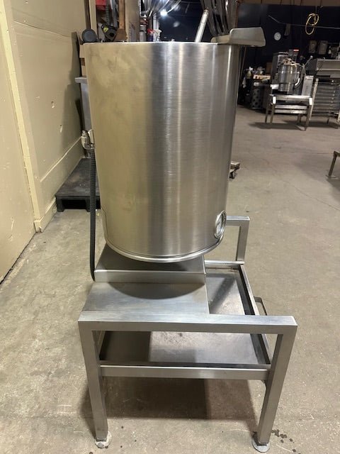 SOUTHBEND/CROWN ELECTRIC PH3 MANUAL TILT 5 GALLONS CAPACITY STEAM JACKETED KETTLE STATION WITH BOTTOM SLIDE OUT PAN - Bargains R Ours - #collection_name#