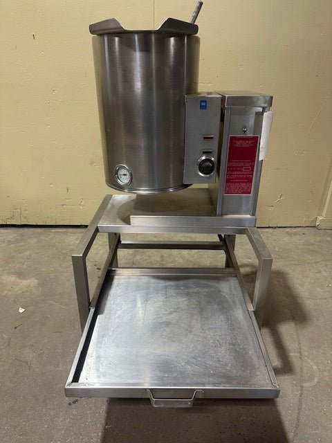 SOUTHBEND/CROWN ELECTRIC PH3 MANUAL TILT 5 GALLONS CAPACITY STEAM JACKETED KETTLE STATION WITH BOTTOM SLIDE OUT PAN - Bargains R Ours - #collection_name#