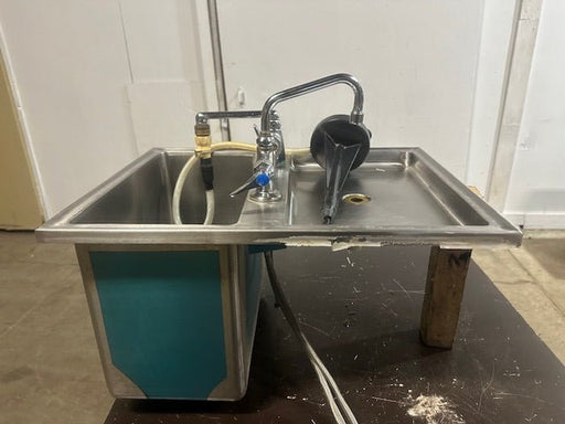 STAINLESS STEEL COMMERCIAL DROP - IN SINK WITH SIDEBOARD STATION AND FAUCET - Second Life - Equipment - collection_name
