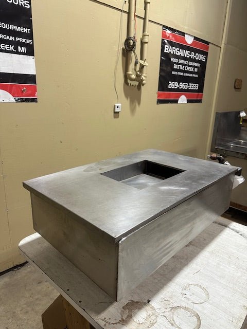 STAINLESS STEEL GREASE PAN TRAP ON CASTERS WITH LOCKABLE REMOVABLE SCREEN - Bargains R Ours - #collection_name#