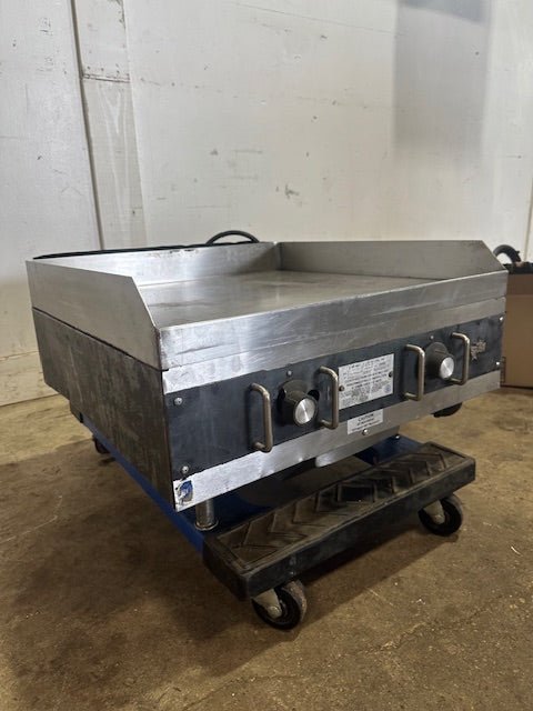 STAR 24" 624TF 20,000 BTU PROPANE THERMOSTATIC COUNTERTOP GRIDDLE - Second Life - Equipment - collection_name