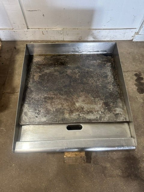"STAR MAX" COMMERCIAL THERMOSTATIC ELECTRIC 24"W COUNTER TOP GRIDDLE ON LEGS - Second Life-Equipment-collection_name