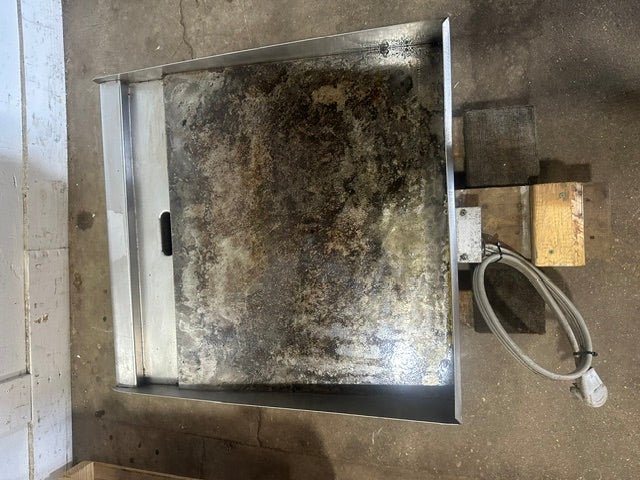 "STAR MAX" COMMERCIAL THERMOSTATIC ELECTRIC 24"W COUNTER TOP GRIDDLE ON LEGS - Second Life-Equipment-collection_name
