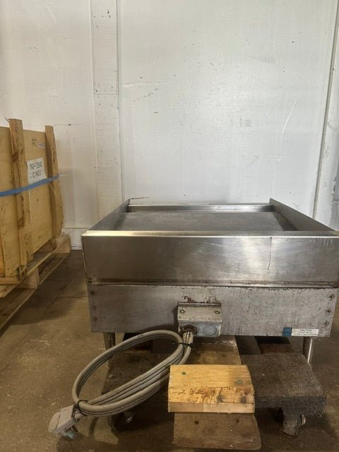 "STAR MAX" COMMERCIAL THERMOSTATIC ELECTRIC 24"W COUNTER TOP GRIDDLE ON LEGS - Second Life-Equipment-collection_name