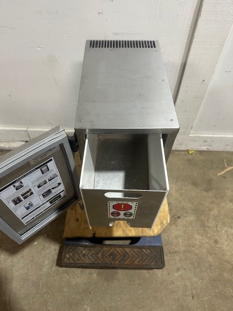 "SURESHOT AC10" COMMERCIAL COUNTERTOP REFRIGERATED LIQUID DISPENSER, 120V 1PH - Second Life - Equipment - collection_name