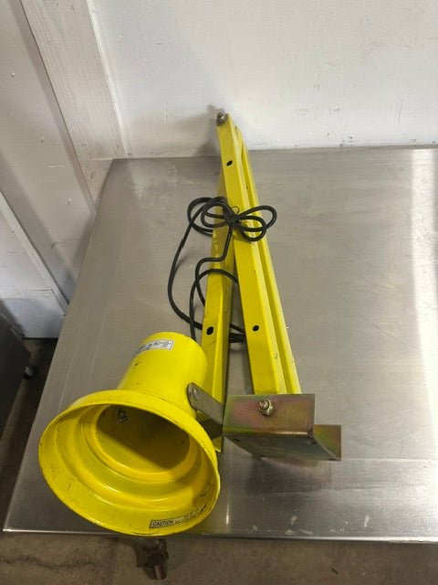 T & S EQUIPMENT INCANDESCENT DOUBLE ARM MOUNTABLE DOCK LIGHT - Second Life-Equipment-collection_name