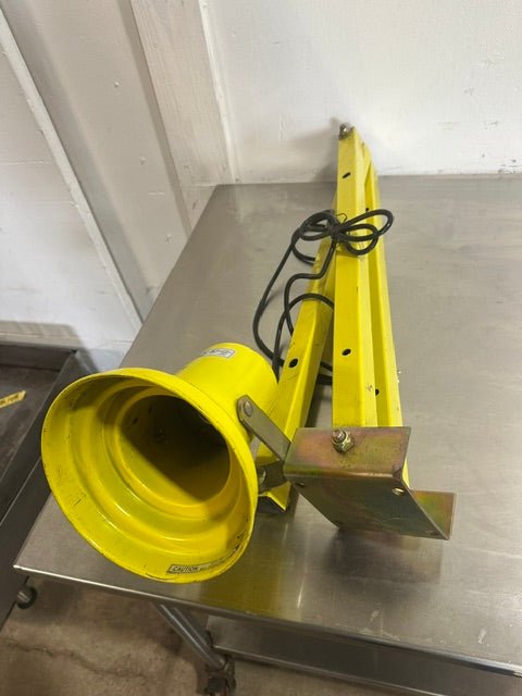 T & S EQUIPMENT INCANDESCENT DOUBLE ARM MOUNTABLE DOCK LIGHT - Second Life-Equipment-collection_name
