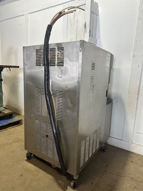 "TAYLOR 349 - 27" W COOLED 4FLAVOUR CARBONATED FROZEN BEVERAGE SLUSHIE MACHINE,1PH - Second Life - Equipment - collection_name