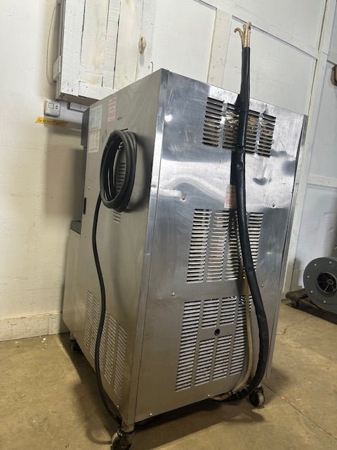 "TAYLOR 349 - 27" W COOLED 4FLAVOUR CARBONATED FROZEN BEVERAGE SLUSHIE MACHINE,1PH - Second Life - Equipment - collection_name