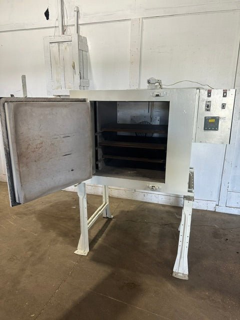 "TRENT" INDUSTRIAL ELECTRIC BATCH OVEN HEAT TREAT OVEN 650F MAX TEMP 208V 3PH ON STAND - Second Life-Equipment-#collection_name#