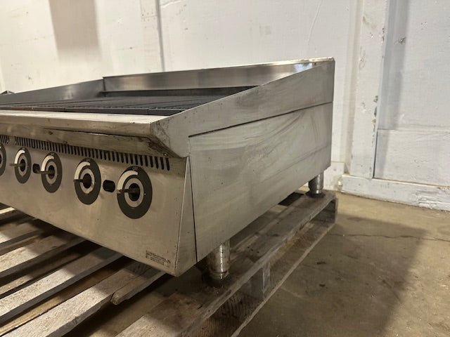 "ULTRA MAX" H.D COMMERCIAL 48"W NATURAL GAS COUNTER TOP CHARBROILER - Second Life - Equipment - collection_name