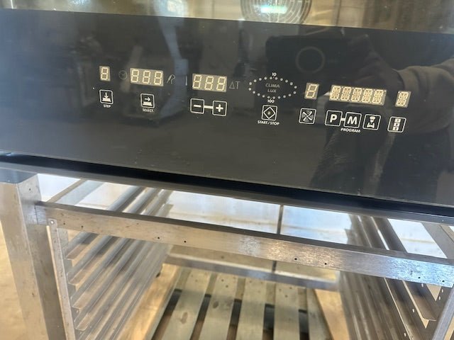 UNOX NATURAL GAS DIGITAL COMBINATION OVEN STEAMER ON STAND 4 RACKS 4 SHELVES - Second Life - Equipment - collection_name
