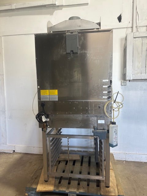 UNOX NATURAL GAS DIGITAL COMBINATION OVEN STEAMER ON STAND 4 RACKS 4 SHELVES - Second Life - Equipment - collection_name