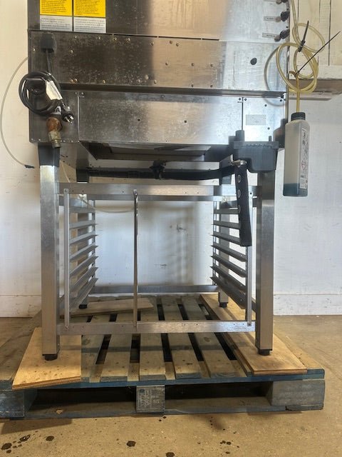 UNOX NATURAL GAS DIGITAL COMBINATION OVEN STEAMER ON STAND 4 RACKS 4 SHELVES - Second Life - Equipment - collection_name