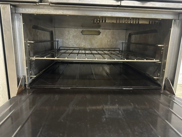 "US RANGE U48-6G12RS" N GAS 48" 6 BURNER RANGE W/ 12" GRIDDLE, OVEN AND CABINET BASE - Second Life-Equipment-#collection_name#