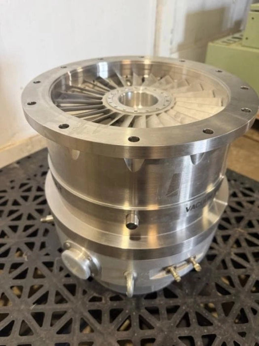 Varian 9698879, Turbo - V 3K - T, SN 205392 turbomolecular Vacuum pump. - Second Life - Equipment - collection_name