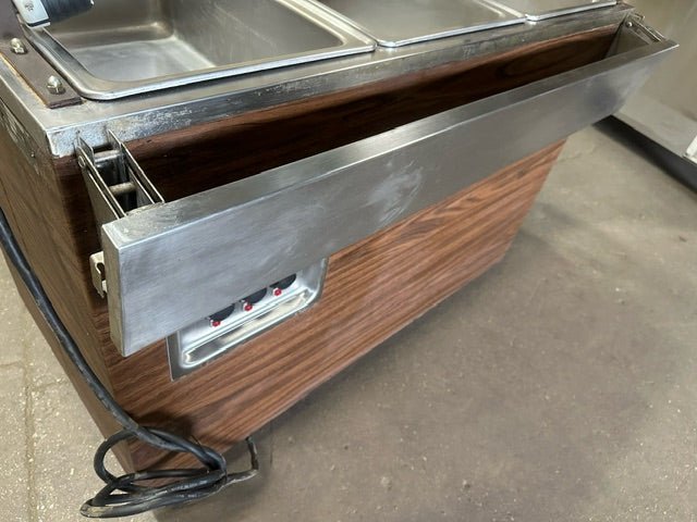 VOLLRATH 3 WELLS HOT FOOD BUFFET TABLE WITH LIGHTED SNEEZE GUARD ON CASTERS - Bargains R Ours - #collection_name#