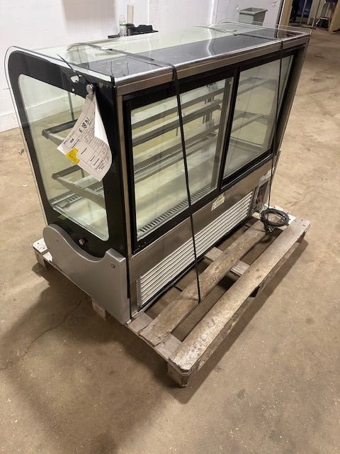 "VOLLRATH HDEA24A" H.D COMMERCIAL ELECTRIC HEATED DISPLAY CASE WITH 2 SHELVES - Second Life - Equipment - #collection_name#