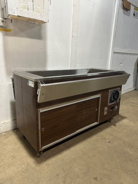 "VOLLRATH R39962"COMMERCIAL 35"H X 60"W SALAD/COLD FOOD BUFFET TABLE 120V,1PH - Second Life - Equipment - collection_name