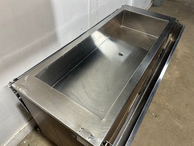 "VOLLRATH R39962"COMMERCIAL 35"H X 60"W SALAD/COLD FOOD BUFFET TABLE 120V,1PH - Second Life - Equipment - collection_name