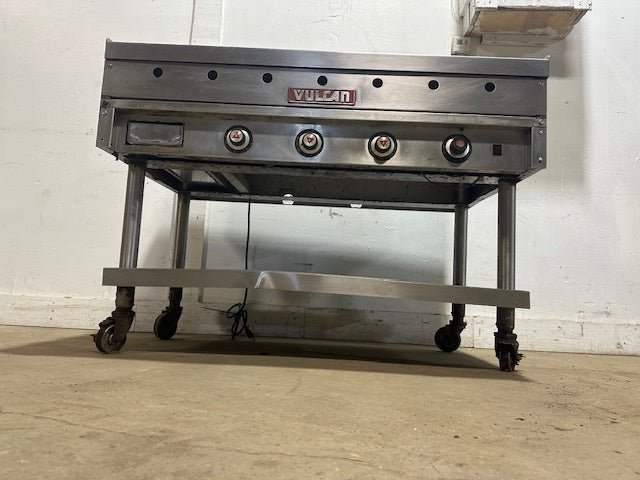 "VULCAN 948A" N GAS 4 - BURNER 48"W FLAT TOP GRIDDLE WITH STAND, 120,000BTU/HR - Second Life - Equipment - collection_name