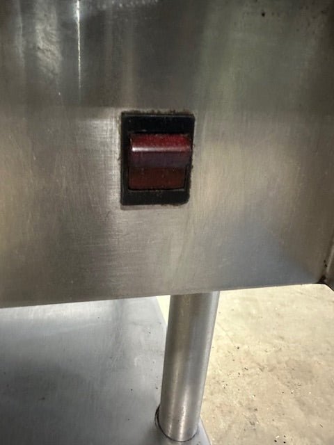 "VULCAN 948A" N GAS 4 - BURNER 48"W FLAT TOP GRIDDLE WITH STAND, 120,000BTU/HR - Second Life - Equipment - collection_name