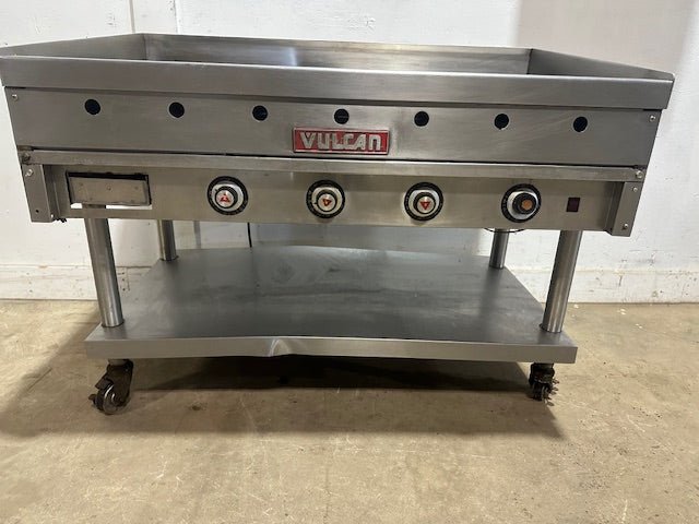 "VULCAN 948A" N GAS 4 - BURNER 48"W FLAT TOP GRIDDLE WITH STAND, 120,000BTU/HR - Second Life - Equipment - collection_name