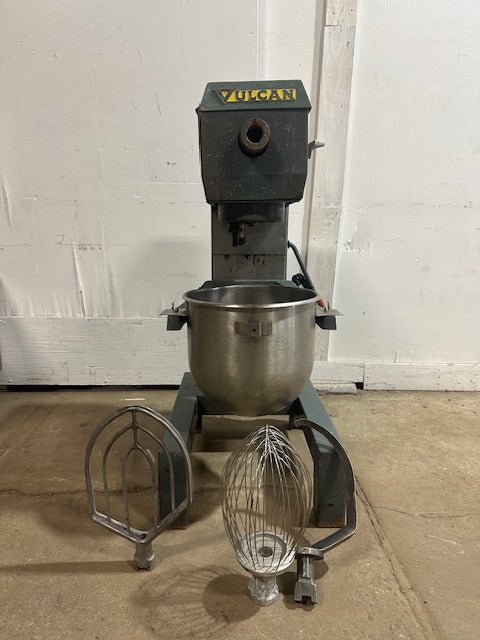 "VULCAN FM - 30"30 QUART MIXER WITH STAINLESS STEEL BOWL, J HOOK, PADDLE, AND WHIP - Second Life - Equipment - collection_name