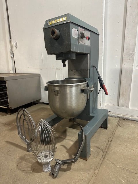 "VULCAN FM - 30"30 QUART MIXER WITH STAINLESS STEEL BOWL, J HOOK, PADDLE, AND WHIP - Second Life - Equipment - collection_name