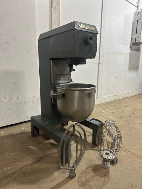 "VULCAN FM - 30"30 QUART MIXER WITH STAINLESS STEEL BOWL, J HOOK, PADDLE, AND WHIP - Second Life - Equipment - collection_name
