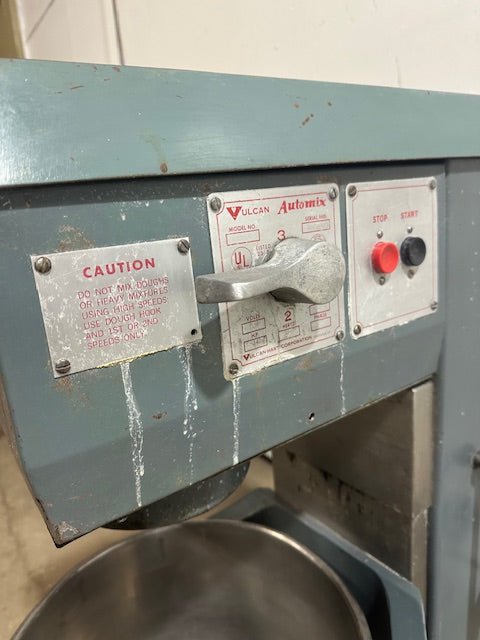 "VULCAN FM - 30"30 QUART MIXER WITH STAINLESS STEEL BOWL, J HOOK, PADDLE, AND WHIP - Second Life - Equipment - collection_name