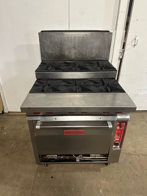 "VULCAN GH6C" COMMERCIAL NATURAL GAS 6 BURNERS RANGE WITH CONVECTION OVEN BASE - Second Life - Equipment - collection_name