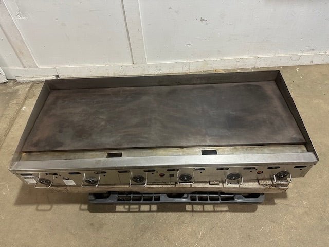 "VULCAN MSA72 - 101"COMMERCIAL NATURAL GAS 72"W COUNTERTOP GRIDDLE W/ GREASE PAN - Second Life - Equipment - collection_name