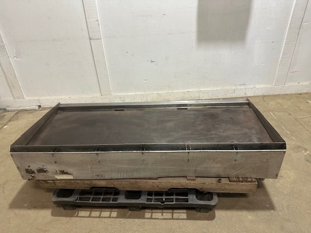 "VULCAN MSA72 - 101"COMMERCIAL NATURAL GAS 72"W COUNTERTOP GRIDDLE W/ GREASE PAN - Second Life - Equipment - collection_name