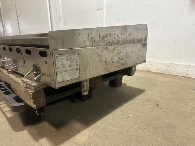 "VULCAN MSA72 - 101"COMMERCIAL NATURAL GAS 72"W COUNTERTOP GRIDDLE W/ GREASE PAN - Second Life - Equipment - collection_name