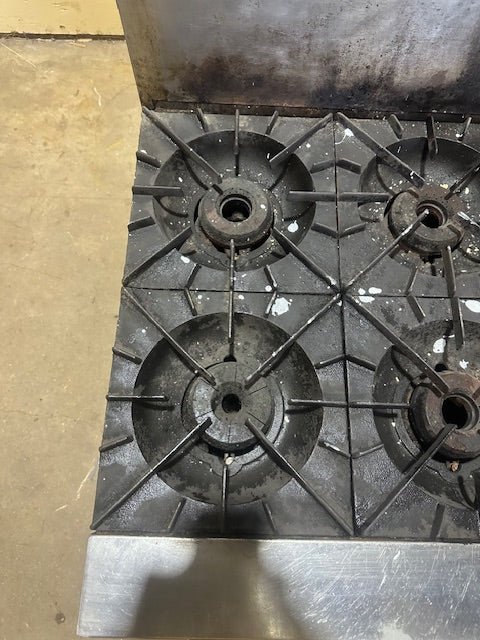 VULCAN NATURAL GAS 6 BURNERS BUILT IN STOVE WITH OVEN ON LEGS WITH 2 BRACKET RACKS - Bargains R Ours - #collection_name#