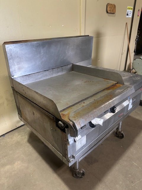 VULCAN NATURAL GAS GRIDDLE WITH SIDE AREA ON STAND WITH CASTERS MODEL M7860 - T - Bargains R Ours - #collection_name#