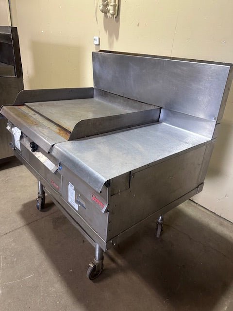 VULCAN NATURAL GAS GRIDDLE WITH SIDE AREA ON STAND WITH CASTERS MODEL M7860 - T - Bargains R Ours - #collection_name#