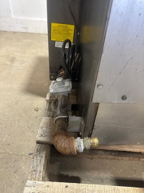 "VULCAN SG - 2SME"H.D COMMERCIAL N GAS CONVECTION OVEN WITH BASE AND 5 RACKS - Second Life - Equipment - collection_name